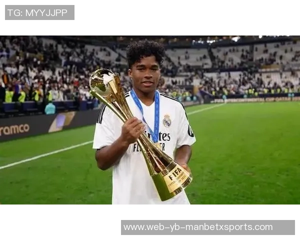 恩德里克本赛季仍未出场国际比赛间歇携妻子畅游摩洛哥度假