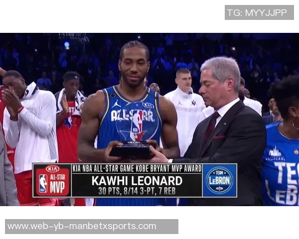 鲁尼回忆03年吃超大棒棒糖的趣事只是想用它砸碎而已