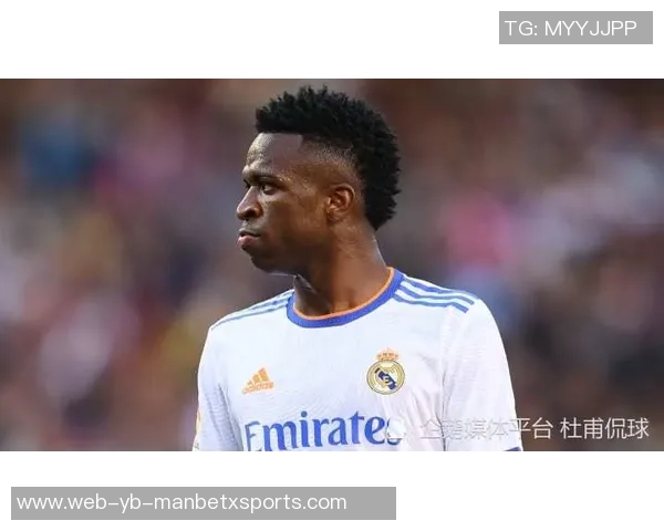 维尼修斯女友筹备万圣节派对曾引发分手危机的故事